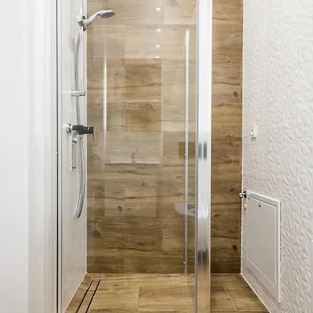 Apartament Jacuzzi Near The Royal Castle